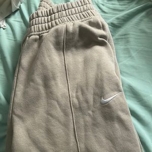 Nike Sweatpants